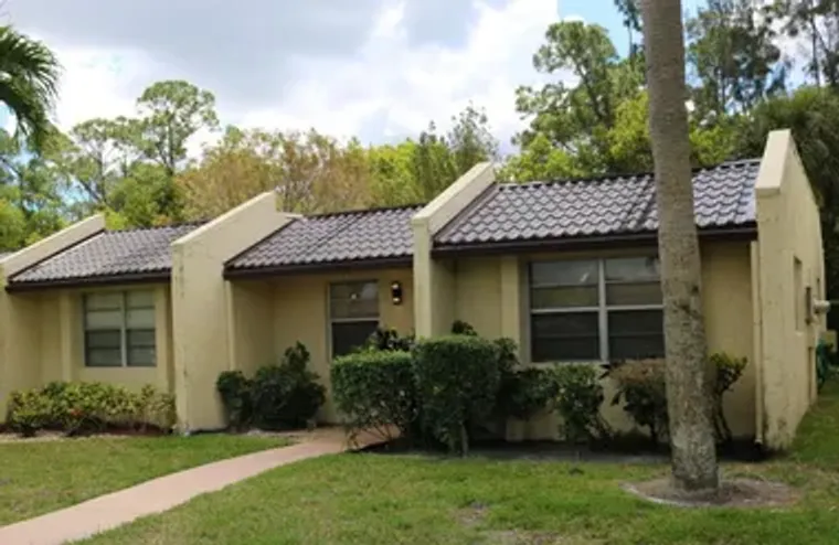 112 LAKE OLIVE DR, ROYAL PALM BEACH, FL,..., Royal Palm Beach, FL 33411