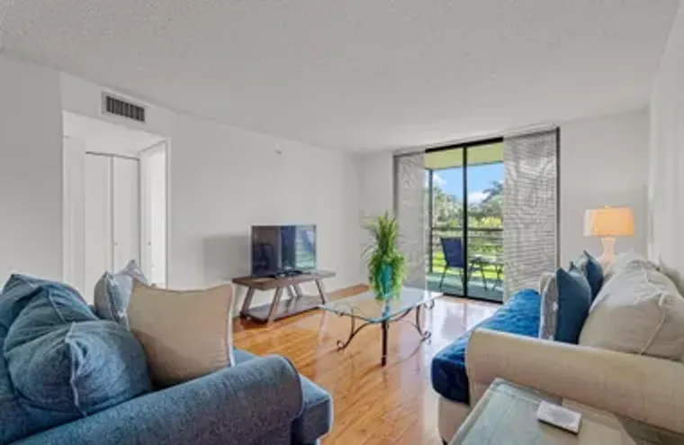900 SAINT CHARLES PL 221, PEMBROKE PINES..., Pembroke Pines, FL 33026
