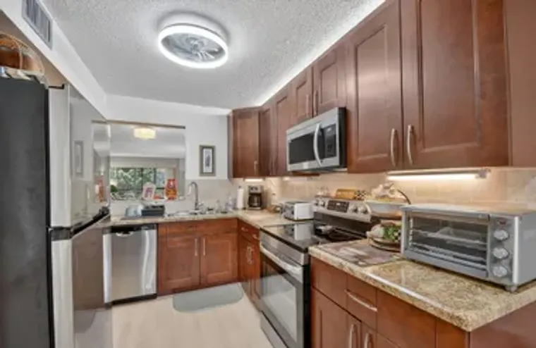 10173 MANGROVE DR 204, BOYNTON BEACH, FL..., Boynton Beach, FL 33437