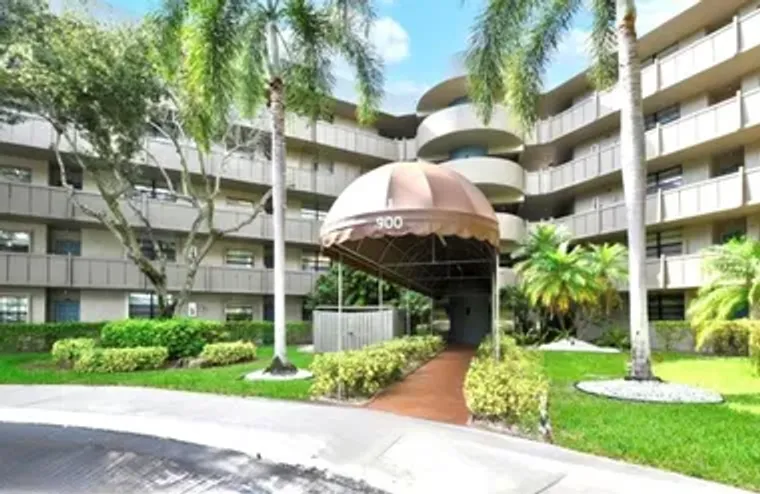 900 COLONY POINT CIR 121, PEMBROKE PINES..., Pembroke Pines, FL 33026