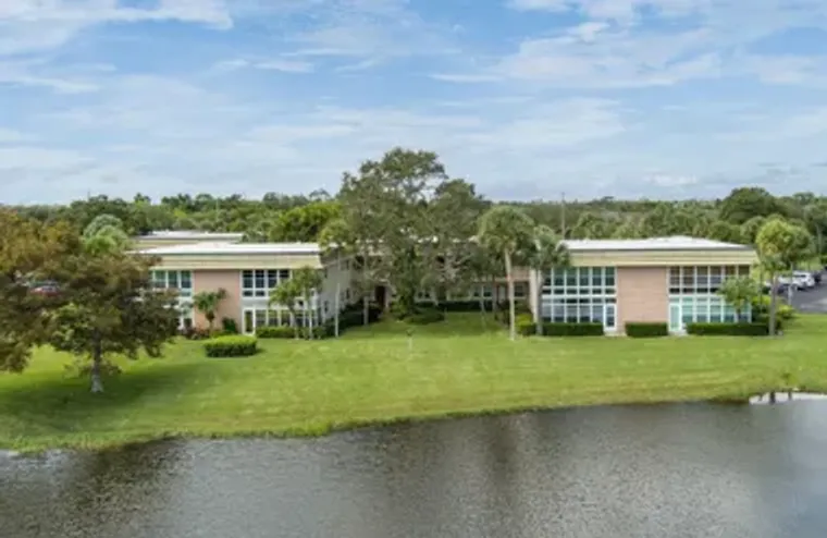 40 VISTA GARDENS TRL 201, VERO BEACH, FL..., Vero Beach, FL 32962