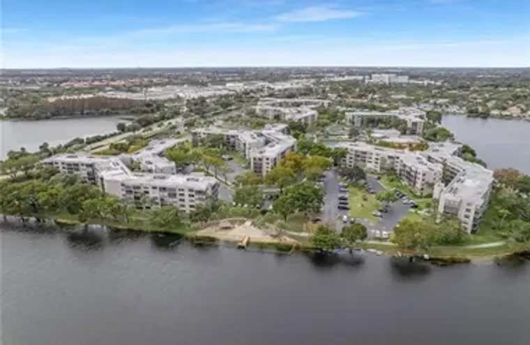 901 COLONY POINT CIR 523, PEMBROKE PINES..., Pembroke Pines, FL 33026
