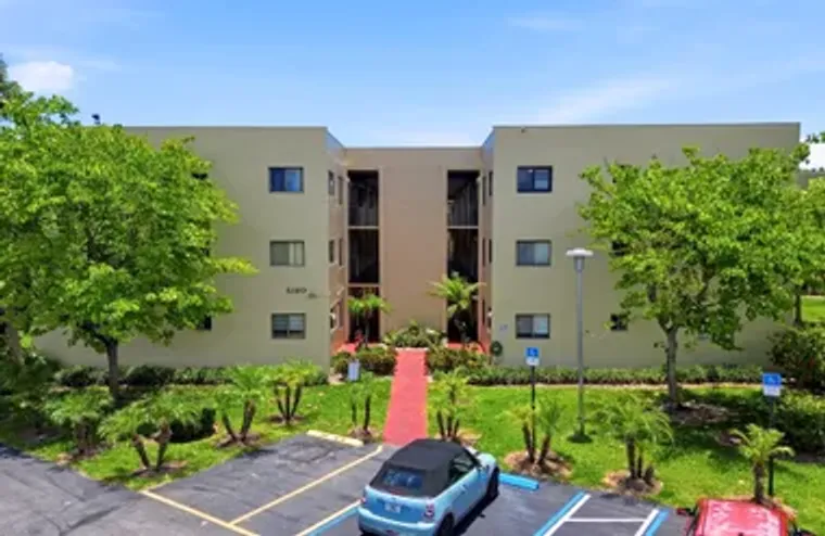 5160 LAS VERDES CIR 101, DELRAY BEACH, F..., Delray Beach, FL 33484