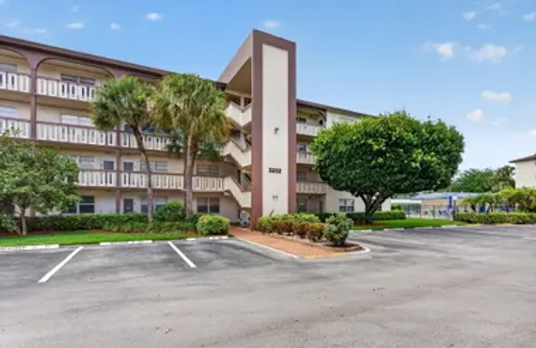3202 PORTOFINO PT O3, COCONUT CREEK, FL,..., Coconut Creek, FL 33066