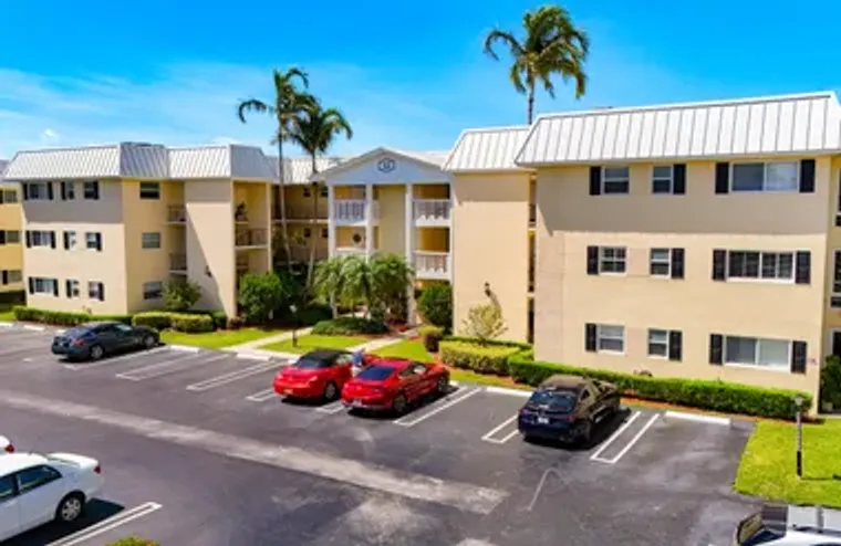 12 COLONIAL CLUB DR 202, BOYNTON BEACH, ..., Boynton Beach, FL 33435