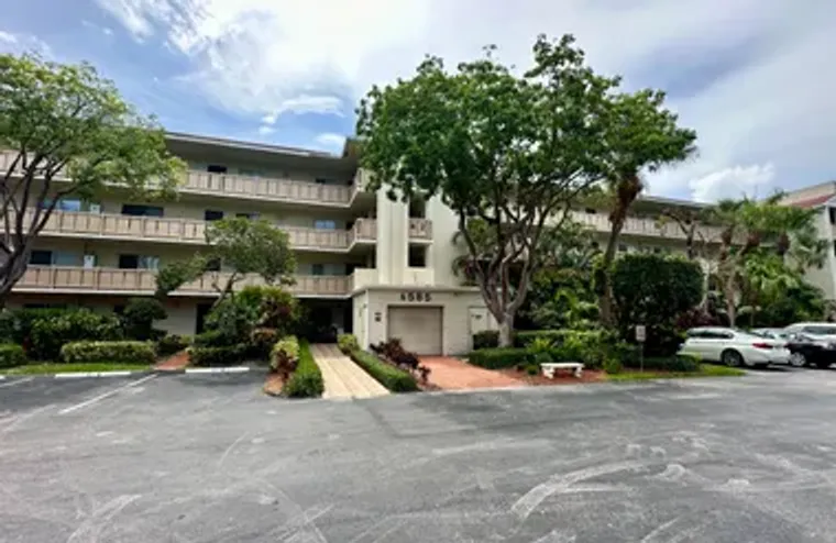 6585 KENSINGTON LN 207, DELRAY BEACH, FL..., Delray Beach, FL 33446