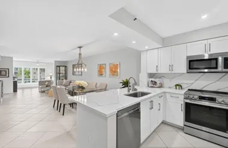 12540 MAJESTY CIR 303, BOYNTON BEACH, FL..., Boynton Beach, FL 33437