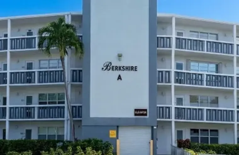 2002 BERKSHIRE A 2002, DEERFIELD BEACH, ..., Deerfield Beach, FL 33442