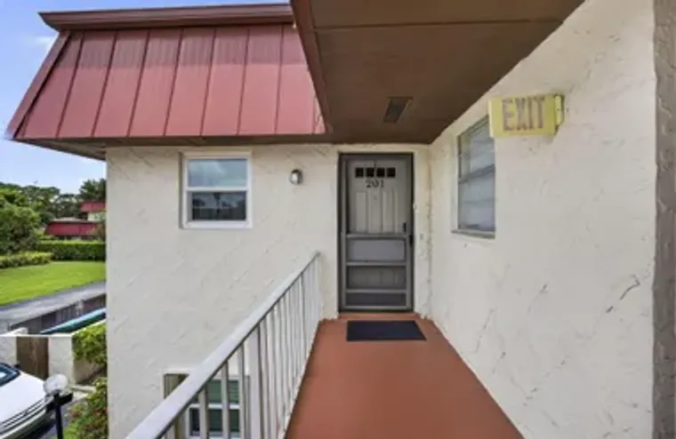 12022 W GREENWAY DR 201, ROYAL PALM BEAC..., Royal Palm Beach, FL 33411