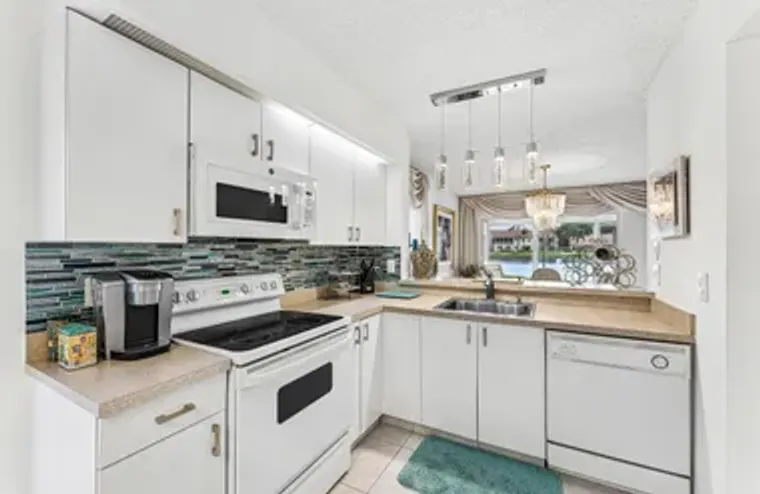 14388 EMERALD LAKE DR 2, DELRAY BEACH, F..., Delray Beach, FL 33446