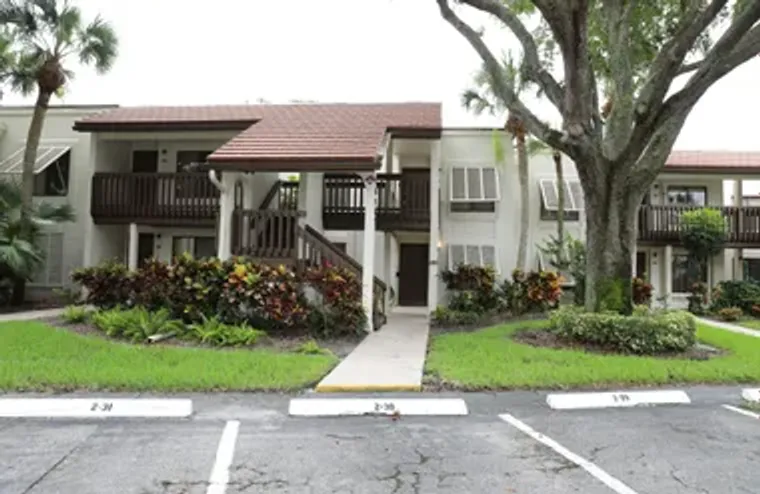 10187 MANGROVE DR 104, BOYNTON BEACH, FL..., Boynton Beach, FL 33437