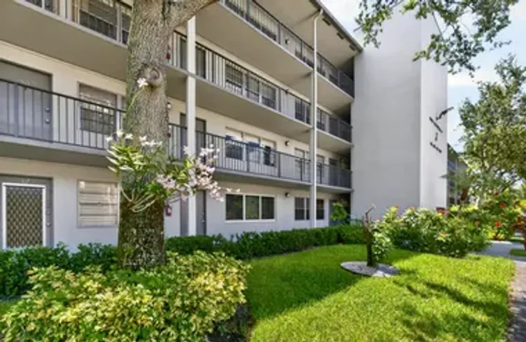 101 SW 132ND WAY 215J, PEMBROKE PINES, F..., Pembroke Pines, FL 33027