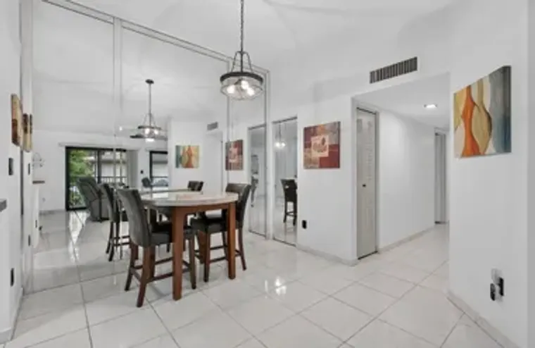 9474 S BELFORT CIR 206, TAMARAC, FL, 333..., Tamarac, FL 33321