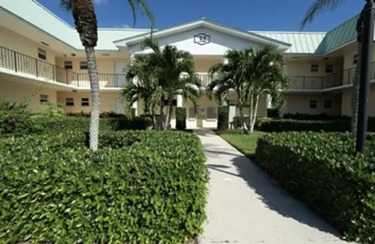 32 COLONIAL CLUB DR 102, BOYNTON BEACH, ..., Boynton Beach, FL 33435