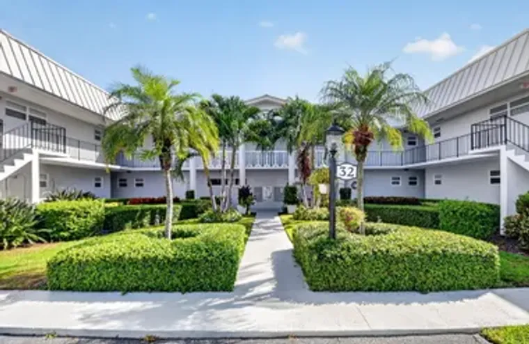 32 COLONIAL CLUB DR 102, BOYNTON BEACH, ..., Boynton Beach, FL 33435