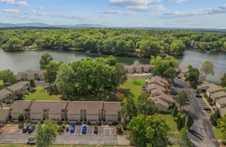 10 LAKESHORE TER 62, CROSSVILLE, TN, 385..., Crossville, TN 38558