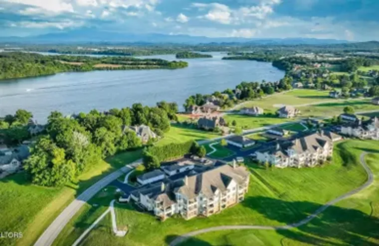 565 RARITY BAY PKWY APT 102, VONORE, TN,..., Vonore, TN 37885