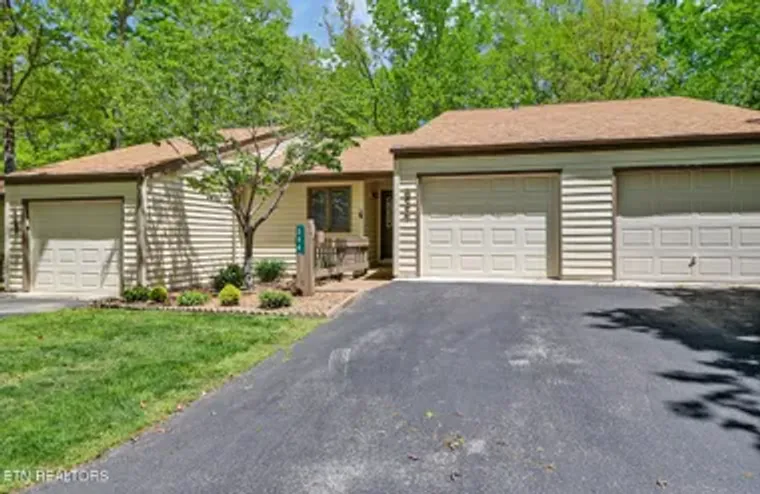 384 LAKE CATHERINE CT, FAIRFIELD GLADE, ..., Fairfield Glade, TN 38558