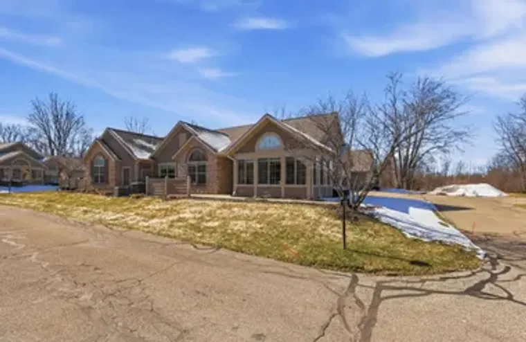 5315 FAWN CREEK DR, WYOMINGCITY_KENT, MI..., Wyomingcity_kent, MI 49418