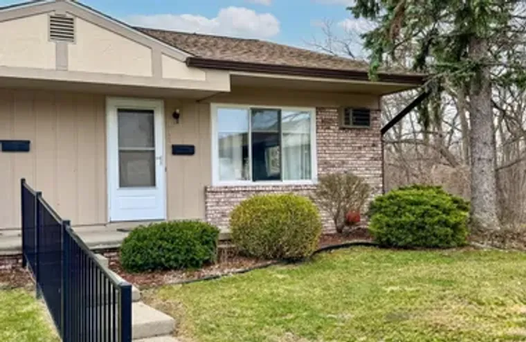 25225 POTOMAC DR 8, SOUTHLYONCITY_OAKLAN..., Southlyoncity_oakland, MI 48178