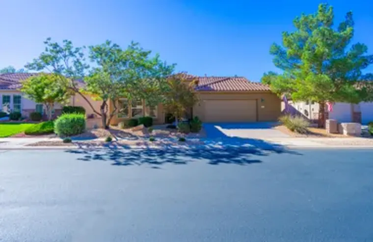 1695 W GARNET RIDGE DR, ST GEORGE, UT, 8..., St George, UT 84790