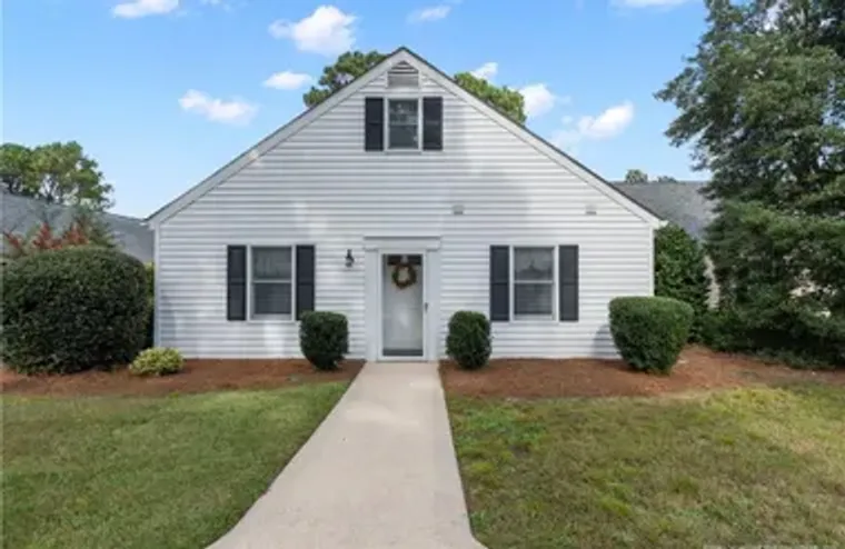 13 VILLAGE GREEN CIR, SOUTHERN PINES, NC..., Southern Pines, NC 28387
