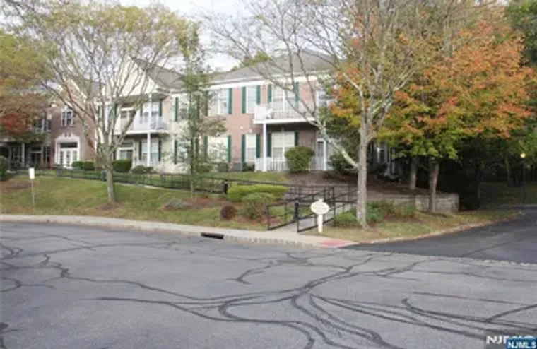 705 FOUR SEASONS DR, WAYNE, NJ, 07470, Wayne, NJ 07470