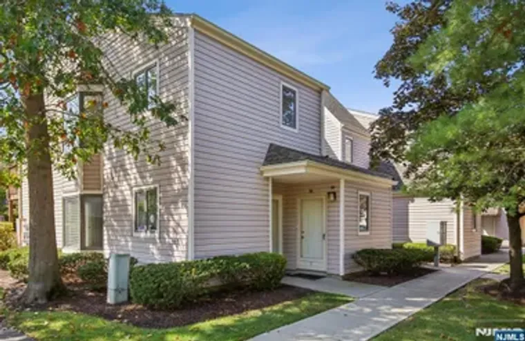 136 CHANGEBRIDGE RD B8, MONTVILLE, NJ, 0..., Montville, NJ 07045