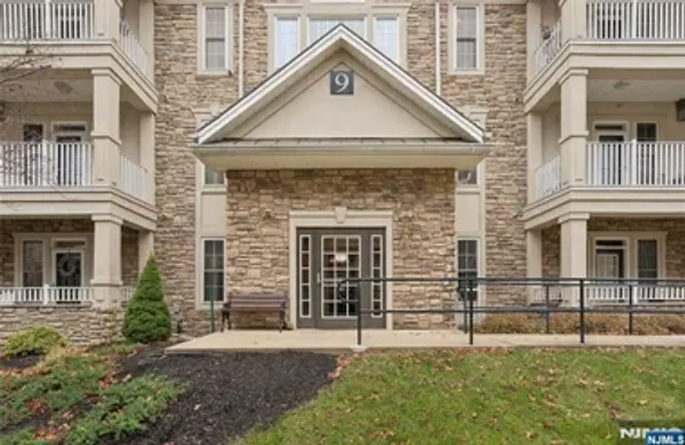 911 HOLLY LN, CEDAR GROVE, NJ, 07009, Cedar Grove, NJ 07009