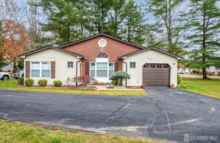 1 LINTON CLOSE, FREEHOLD, NJ, 07728, Freehold, NJ 07728