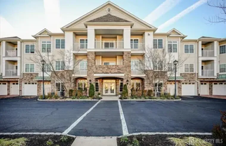 2211 FALSTON CIR # 211, OLD BRIDGE, NJ, ..., Old Bridge, NJ 08857