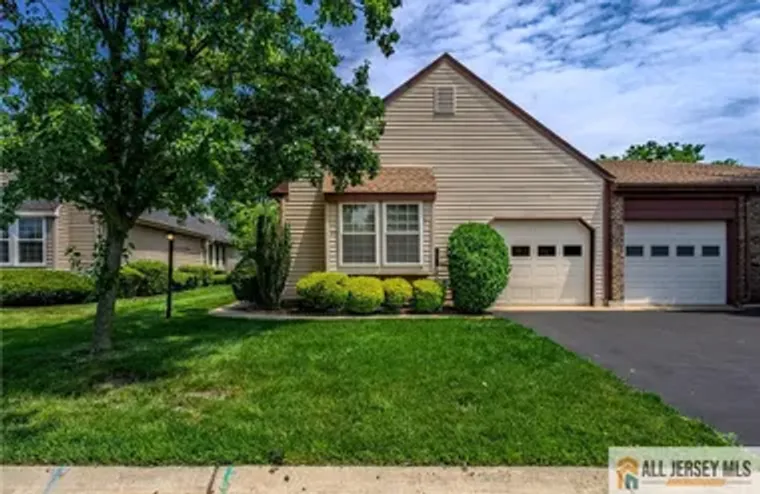 4 MARTIN VAN BUREN DR B, MONROE, NJ, 088..., Monroe, NJ 08831