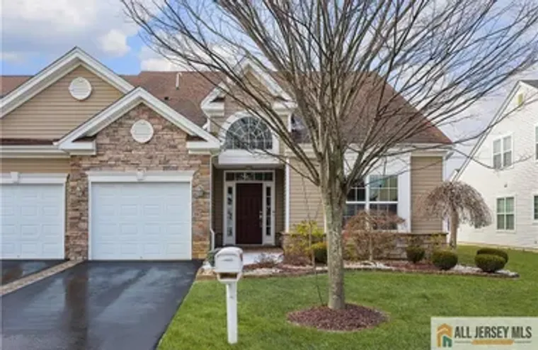 42 GRYPHON DR, MONROE, NJ, 08831, Monroe, NJ 08831