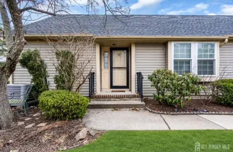 10 YORKSHIRE DR B, MONROE, NJ, 08831, Monroe, NJ 08831