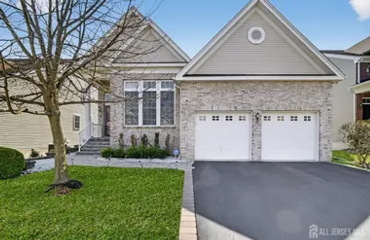 6 INVERNESS DR, SOUTH BRUNSWICK, NJ, 088..., South Brunswick, NJ 08824