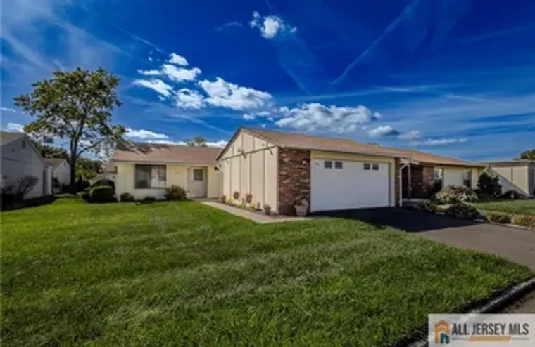 30 LARCH PLZ 30A, JAMESBURG, NJ, 08831, Jamesburg, NJ 08831