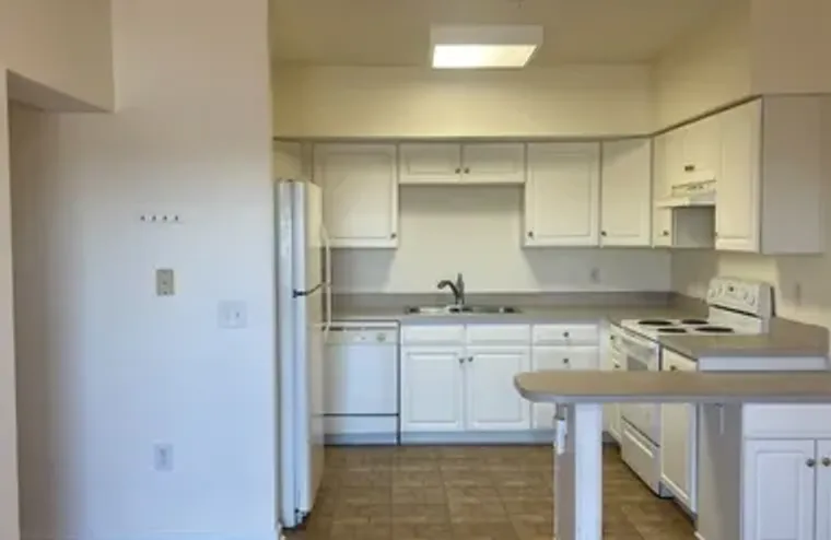 100 JOHN T O LEARY BLVD 327, SOUTH AMBOY..., South Amboy City, NJ 08879