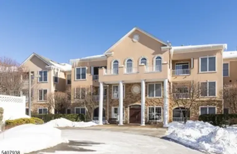 3302 CLEVELAND LN # 302, ROCKAWAY BORO, ..., Rockaway Boro, NJ 07866