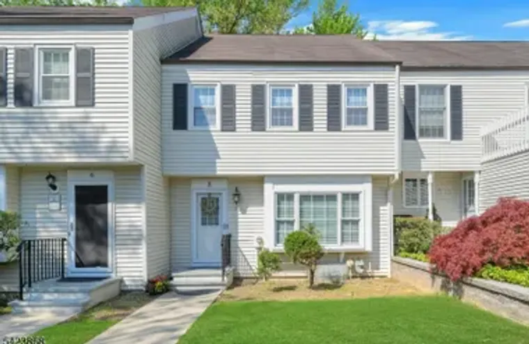 8 PEMBROKE DR, MENDHAM BORO, NJ, 07945, Mendham Boro, NJ 07945