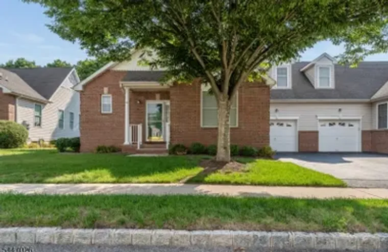 26 INDIAN PLANTATION ST, RARITAN TWP., N..., Raritan Twp., NJ 08822