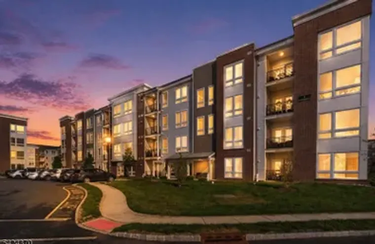 4 VANDERBILT BLVD 404, FLORHAM PARK BORO..., Florham Park Boro, NJ 07932