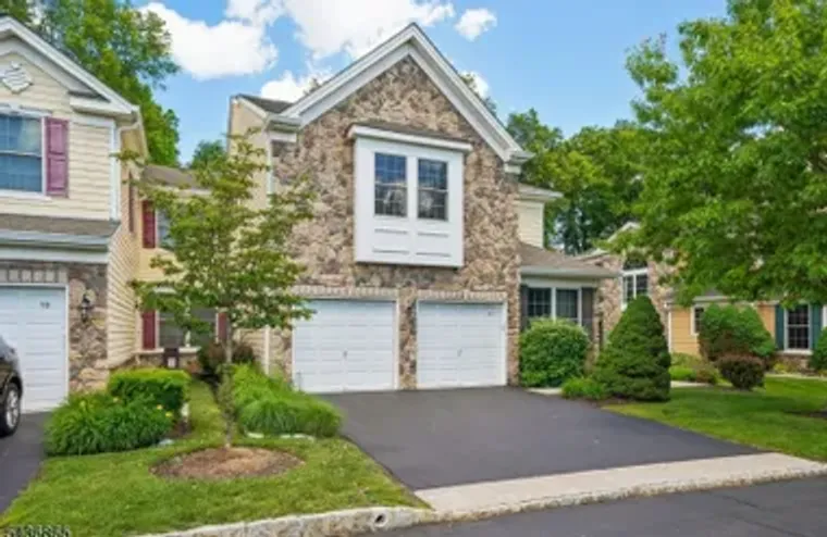 11 HOPKINS CT, PARSIPPANY-TROY HILLS TWP..., Parsippany-troy Hills Twp., NJ 07054