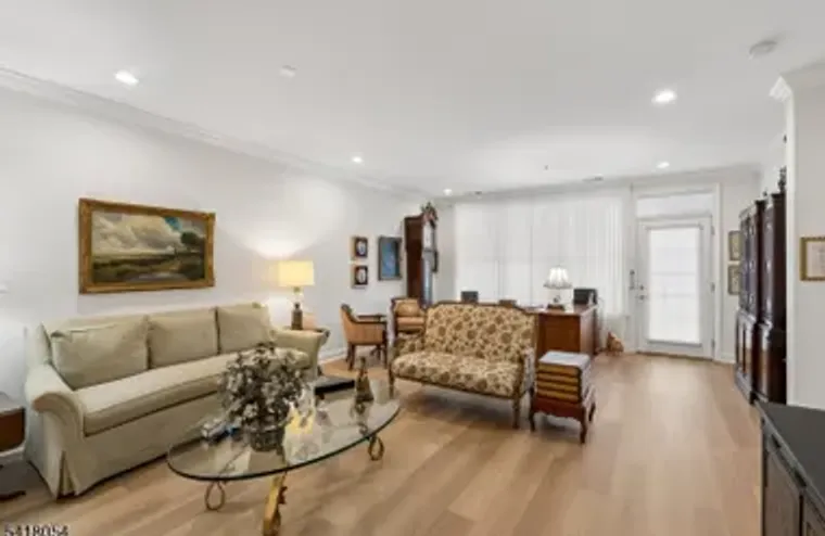 5205 POINTE GATE DR, LIVINGSTON TWP., NJ..., Livingston Twp., NJ 07039