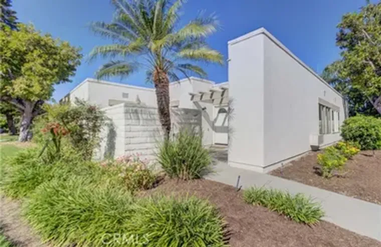 2015 VIA MARIPOSA W B, LAGUNA WOODS, CA,..., Laguna Woods, CA 92637