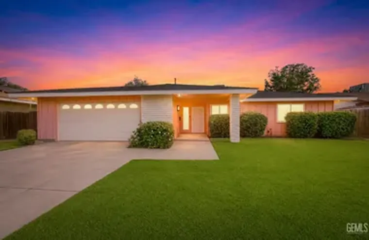 6009 DESERT HILLS AVE, BAKERSFIELD, CA, ..., Bakersfield, CA 93309