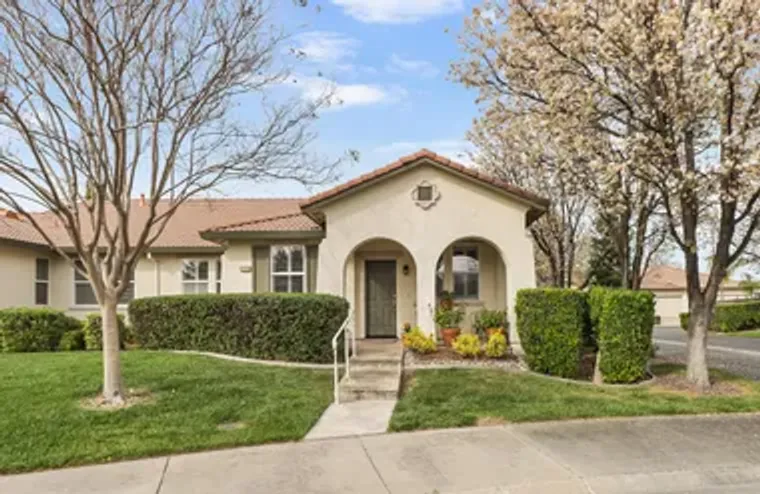 220 MILL VALLEY CIR, SACRAMENTO, CA, 958..., Sacramento, CA 95835