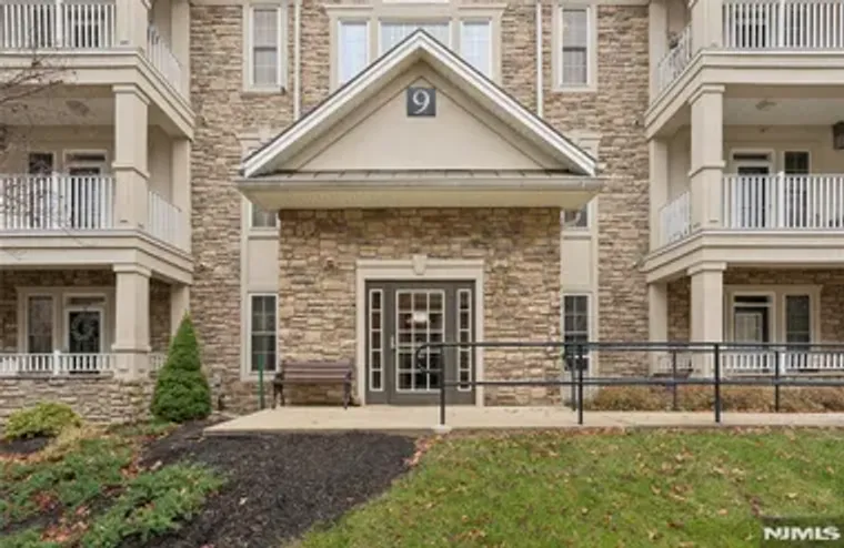 911 HOLLY LN, CEDAR GROVE, NJ, 07009, Cedar Grove, NJ 07009