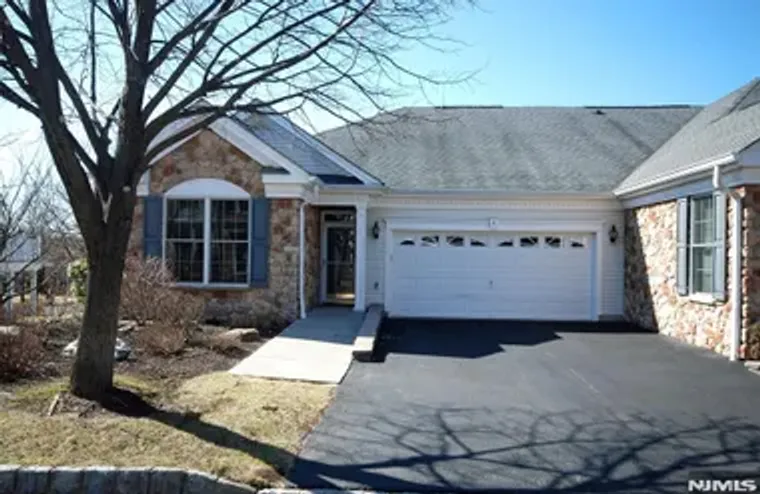 8 QUARTZ WAY, WOODLAND PARK, NJ, 07424, Woodland Park, NJ 07424