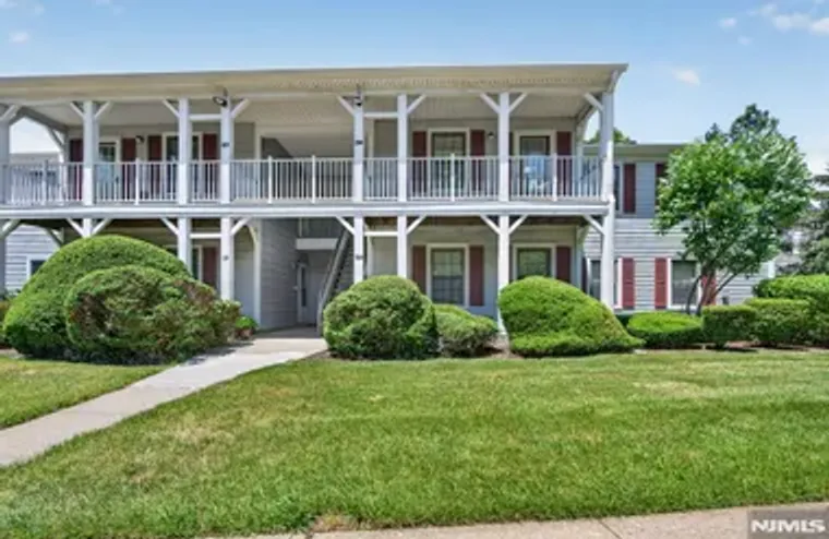 130 HATFIELD LN, EAST BRUNSWICK, NJ, 088..., East Brunswick, NJ 08816
