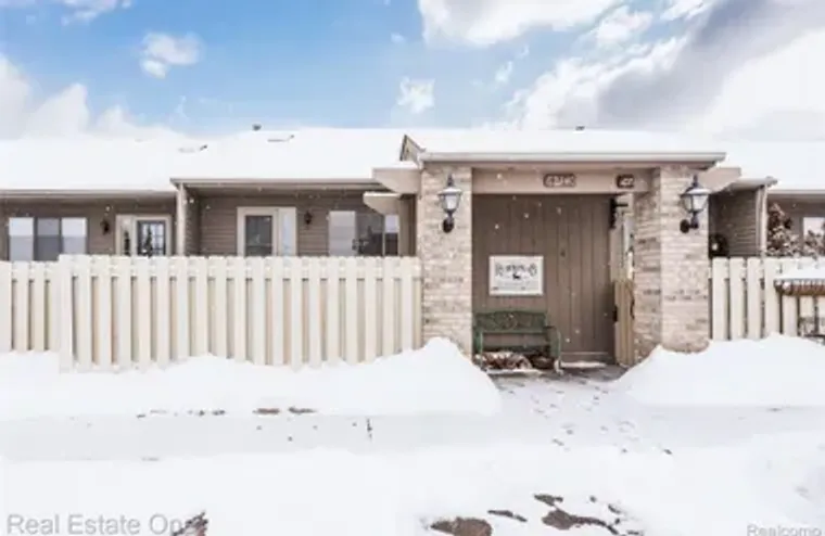 62340 ARLINGTON CIR 3, SOUTHLYONCITY_OAK..., Southlyoncity_oakland, MI 48178